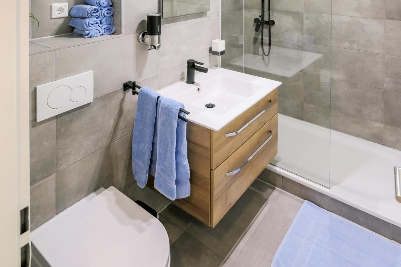 Wohlfuehlwohnung Im Zentrum Mit 24-7 Self Check-In, Wlan & Smart Tv Кіль Екстер'єр фото